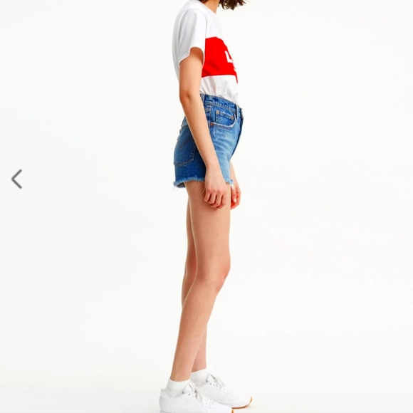 Levi's Ribcage Shorts - Picture 3 of 11